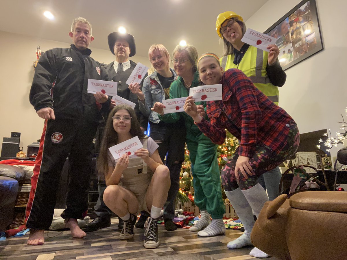 Lisa Powlesland tweet media