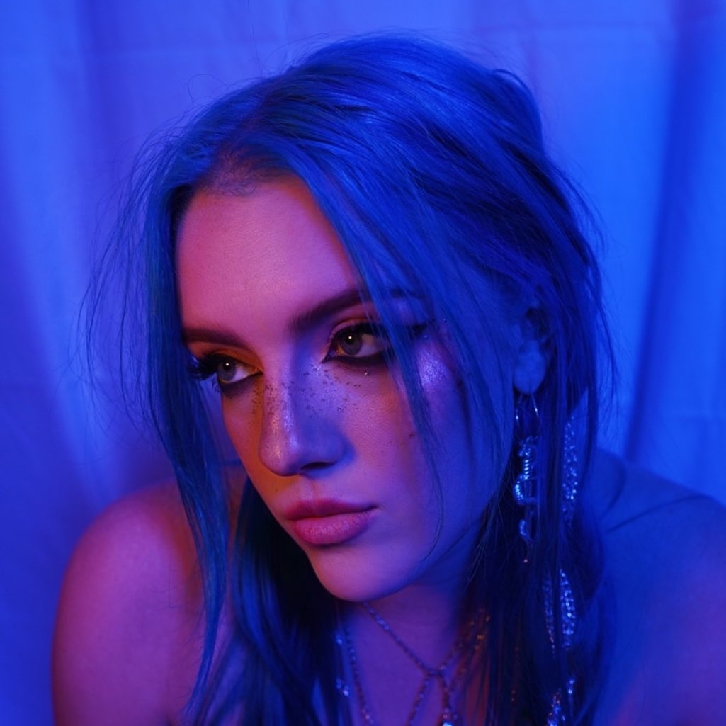 decided i’m coming back so a new avi is necessary 💙