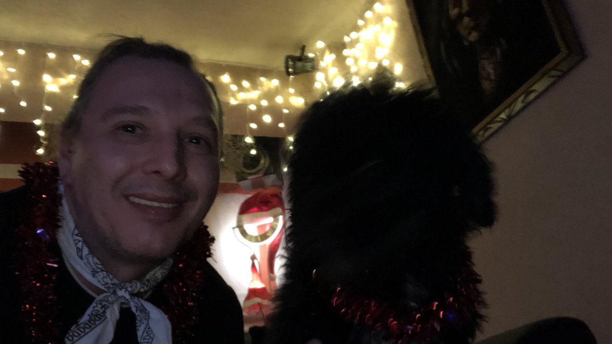 Gostan_Za's tweet photo. Os deseamos de todo ❤️ un Feliz año 2024 lleno de Salud , Amor y mucha muuucha felicidad!🥳😎🐶💞💋💋🥂sin que falte el Musicon🤘🥳 https://t.co/hiJkYPvxFw