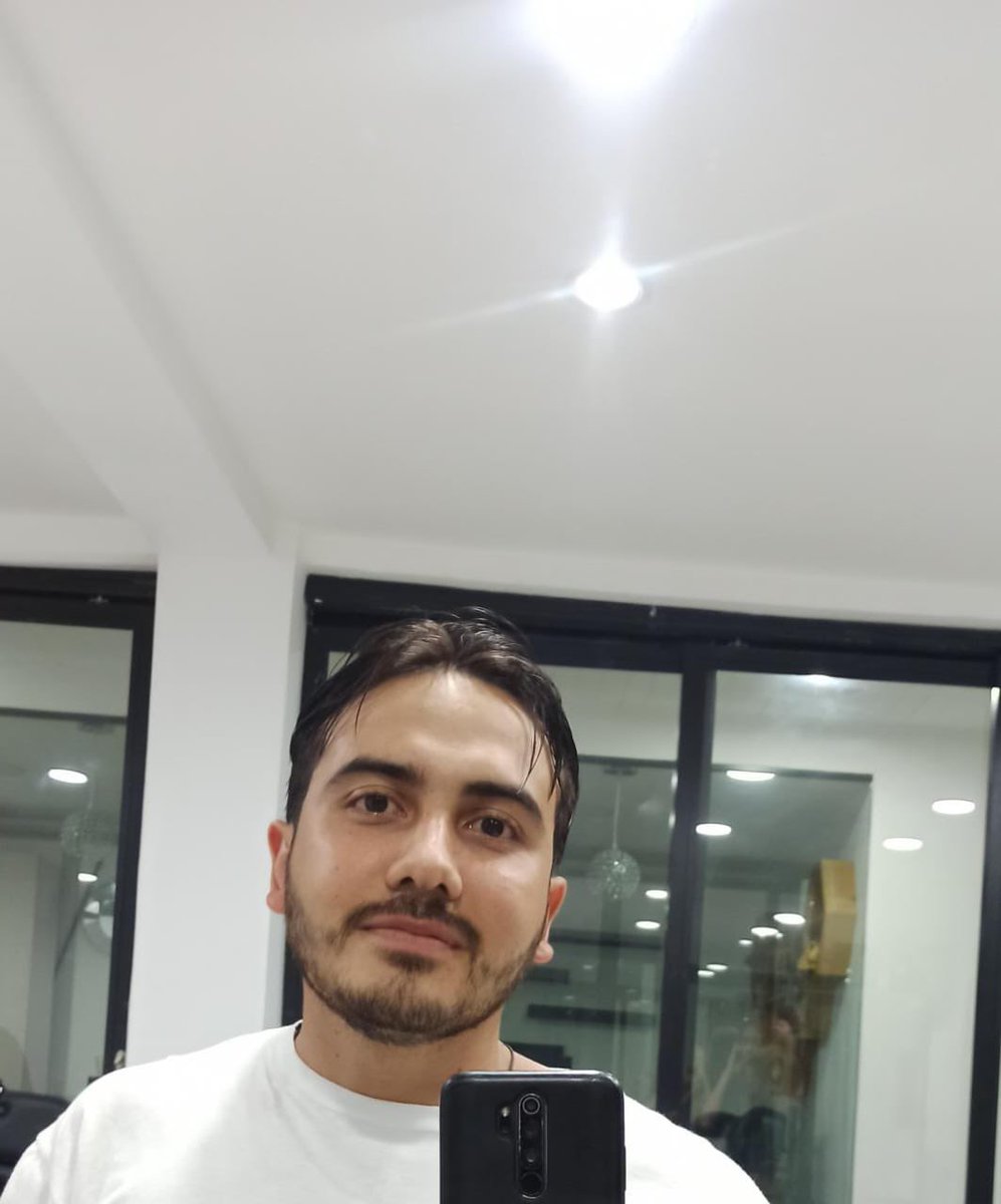 #DondeEstaCamilo Dios! 635 días! Se termina este año de incertidumbre y pena, Para iniciar otro igual o peor, la tortura de la ausencia de Camilo, marca el trasegar de esta difícil vida, ruego y suplico por la ayuda que tanto necesito para encontrar a mi hijo, pido información!