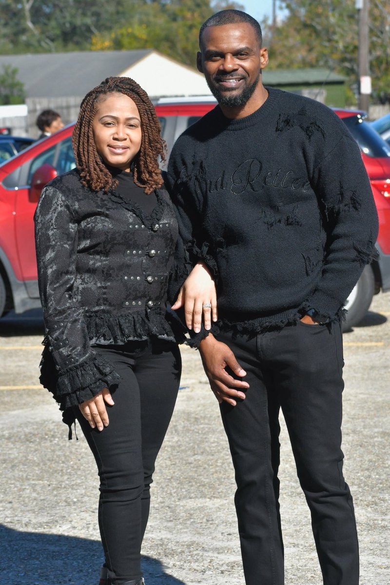 MaizeWarrenJr's tweet photo. I'm too focused to come down!
Happy New Year 🔥🔥🔥
#focused #blackoutsunday #wearelifechurchno #lifechurchno #lifeeverywhere #maizewarrenjrministries #lifechurch #LiftHimUp #nola #transition @TanethiaWarren https://t.co/vQzSs49gcp