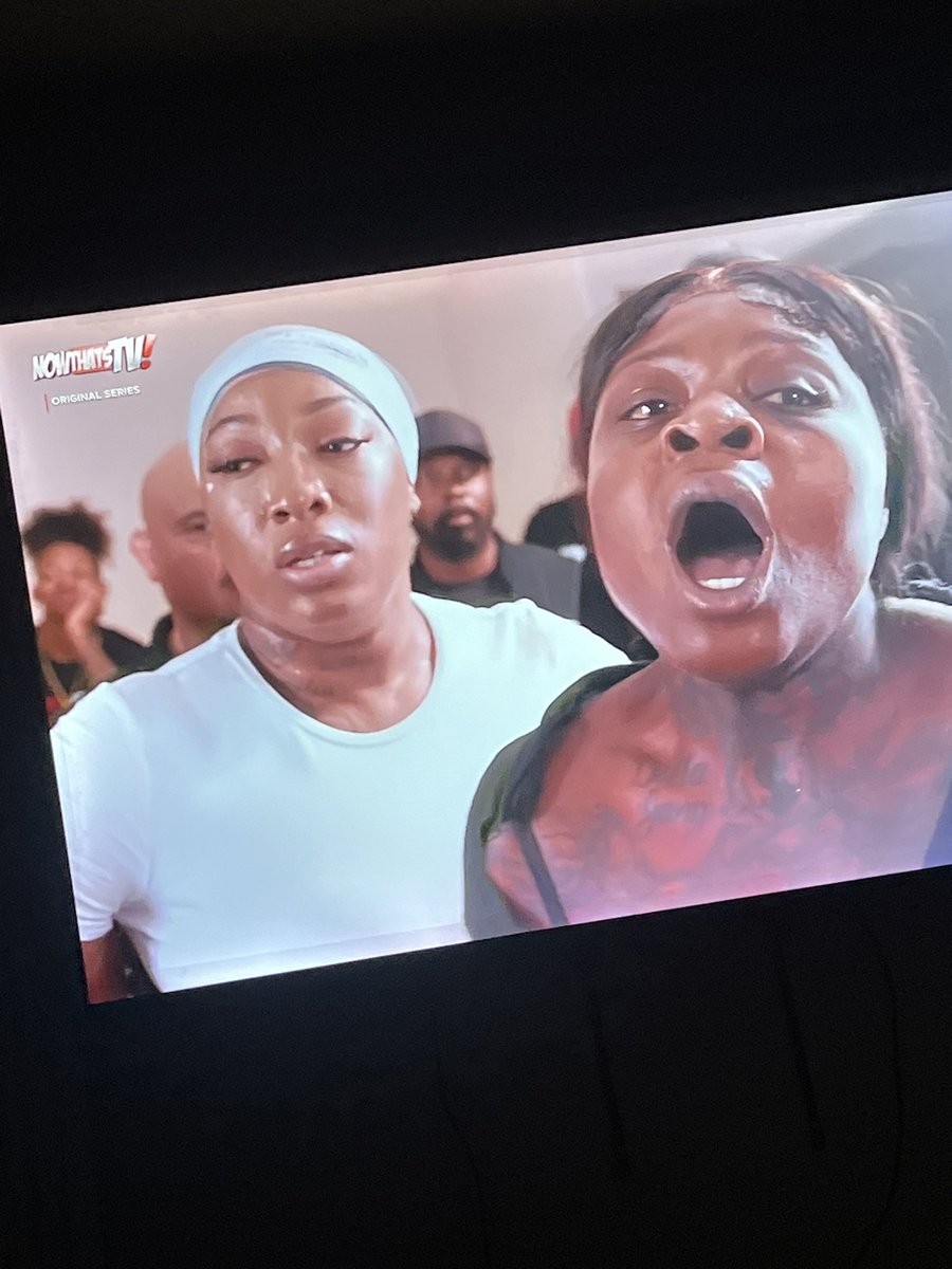 _aviianaa's tweet photo. they too damn ugly rs https://t.co/D44kporh9X