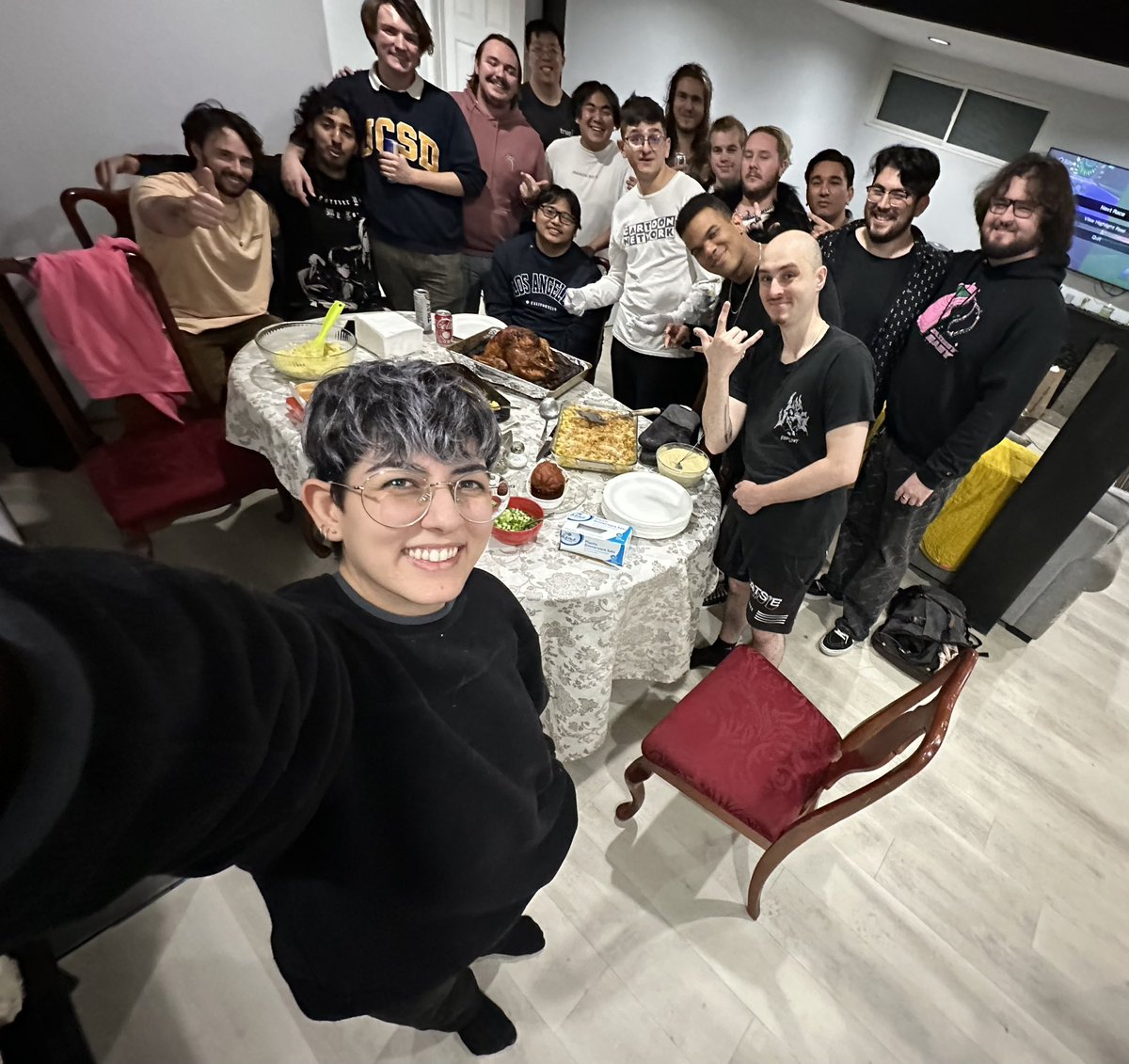 affixtwin's tweet image. rough year, but grateful for my friends for helping me through it. love you all, see you next year &amp;lt;3