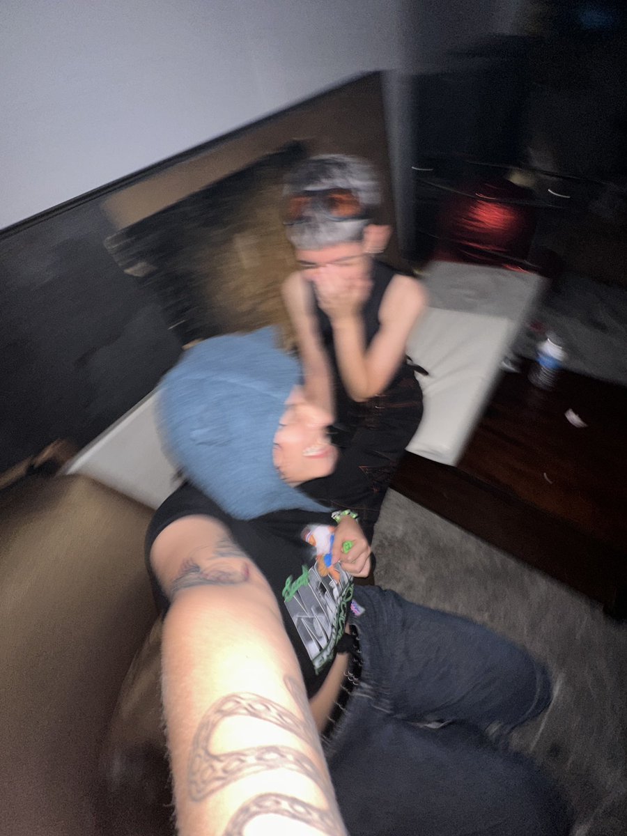 affixtwin's tweet image. rough year, but grateful for my friends for helping me through it. love you all, see you next year &amp;lt;3