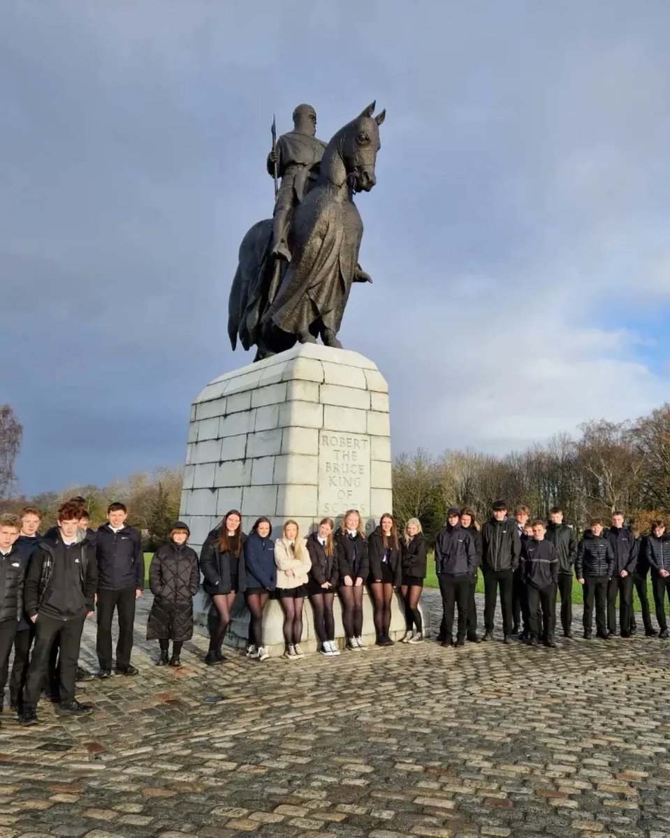 GryffeHistory's tweet photo. Happy New Year to all our school community - best wishes for 2024, a year of hard work and dedication to come! ✨️📚📈 https://t.co/rOx9PSKLI7