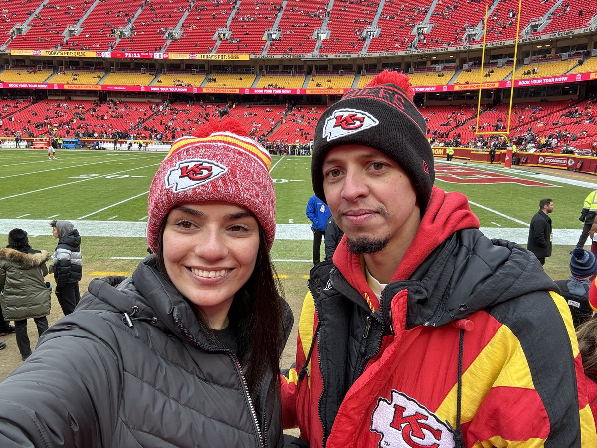 PackripMahomes's tweet photo. #chiefskingdom uk to Kansas let’s go no better place to be for new years https://t.co/6qnOOGcfrE