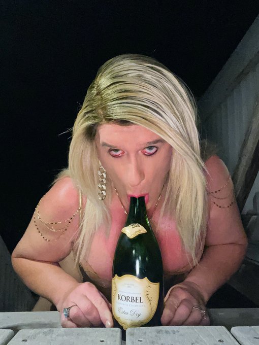 Happy New Year ! 😈🔥 https://t.co/l4iow2YBrv<a href="/tag/mvsales"class="tags"><span>#mvsales</span></a>