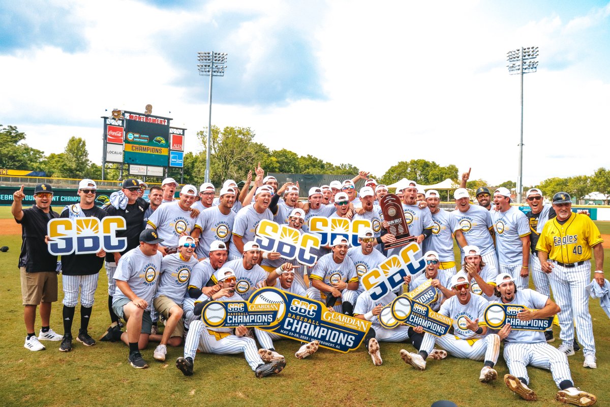 SouthernMissBSB's tweet photo. We were big fans of 2023 and can't wait to see what 2024 has in store for Golden Eagle baseball.

Happy New Year, Golden Eagles!

#EverythingMatters | #SMTTT https://t.co/ZS6q4Naed5