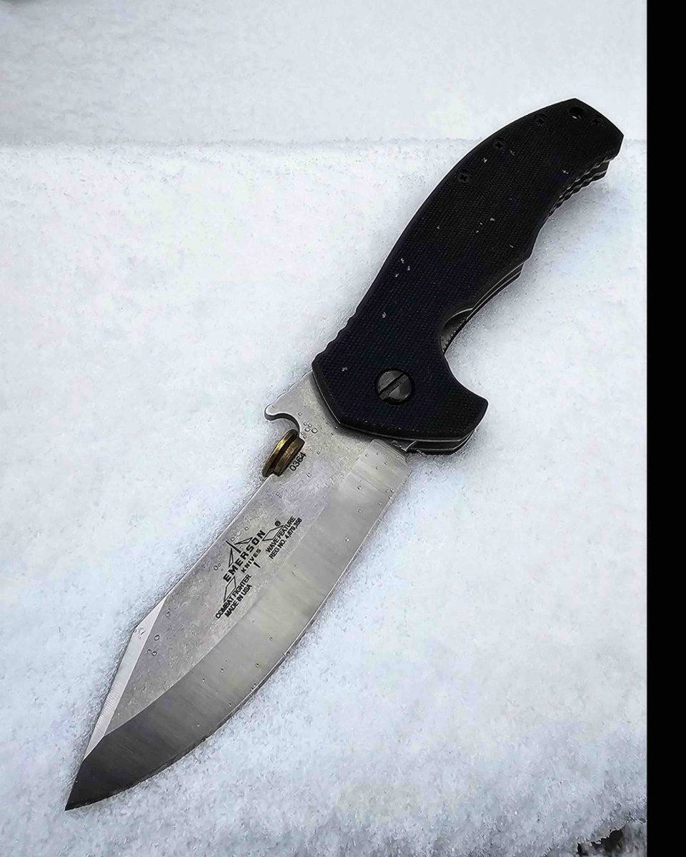 Emerson_knives's tweet image. Today’s carry.

#Repost @nerv5th
・・・
#todayscarry #emersonknives #combatsystemfighter #CSF #tacticalknives #madeinUSA #EKI #edccommunity #EDC #bestknownintheworstplaces #snow