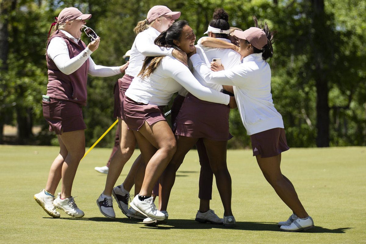 aggiewomensgolf's tweet photo. So much to be thankful for in 2023 ‼️

SEC Champs 🏆 
NCAA Semifinalists 🤠
Multiple Tournament Wins 🥇 
Graduated JP and Hailee 🎓

Can’t wait for 2024 👍 https://t.co/hBxpdFLnOg