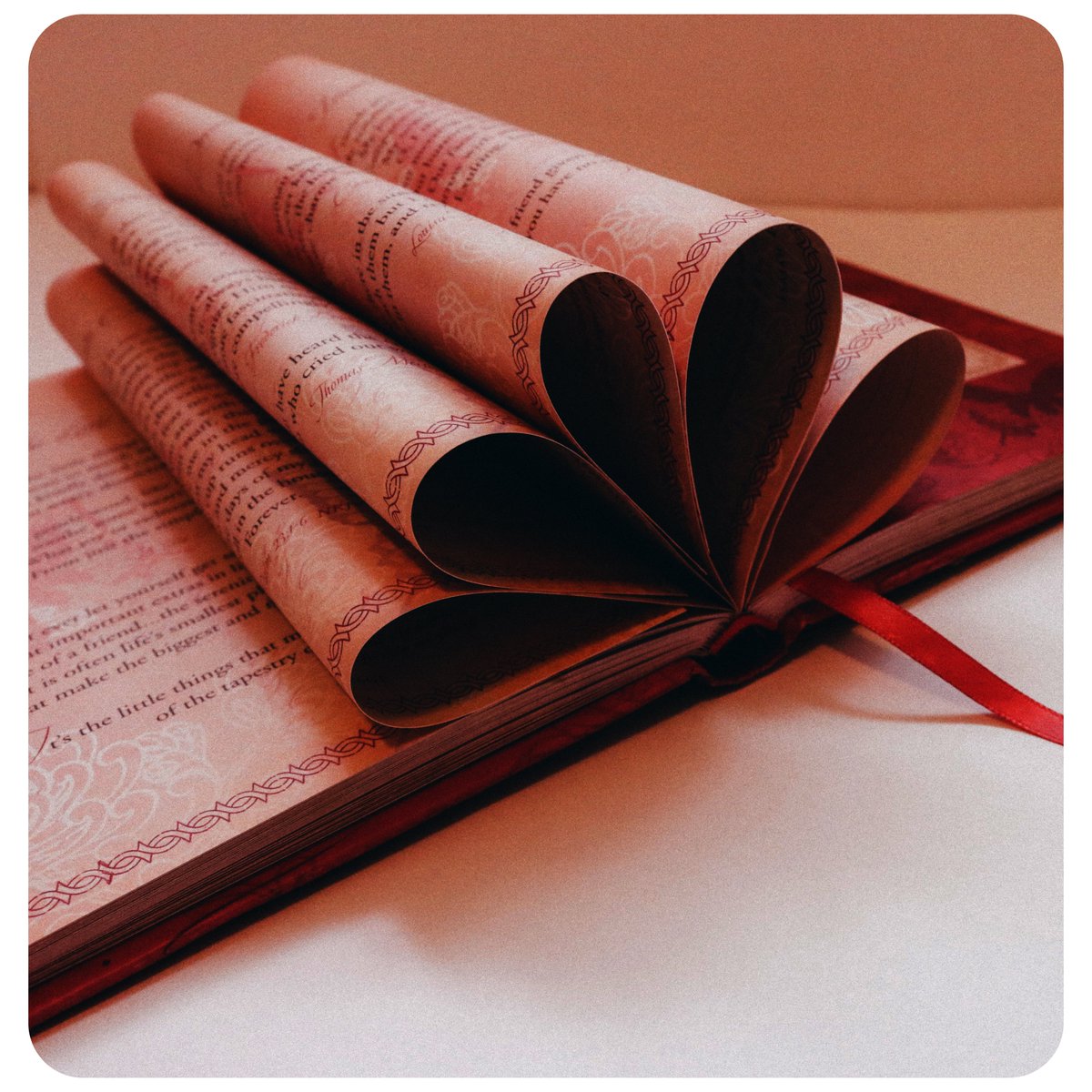 PurpleOrchidPub's tweet photo. Good morning, #5amwritersclub 💜

Let's do a #writerslift to showcase our #books, #shorts, #poetry, #blogs, #websites, etc.

#WritingCommunity, show us what you got going on.
#ReadingCommunity, browse for your next fave read.

And remember to spread some love today!
💜 https://t.co/HrgAuj6MTs