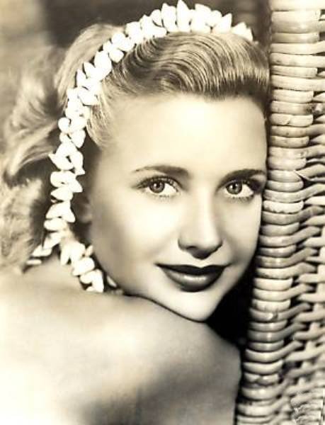 Happy 2024 from the Priscilla Lane Fan Club! . #priscillalane #actress #movies #classicmovies #nostalgia #nostalgic #old #tcm #vintage #vintageclothing #vintagehair #oldhollywood #1940s #warnerbrothers #blackandwhite #happynewyear #newyear #newyearseve #happynewyear2024 #2024