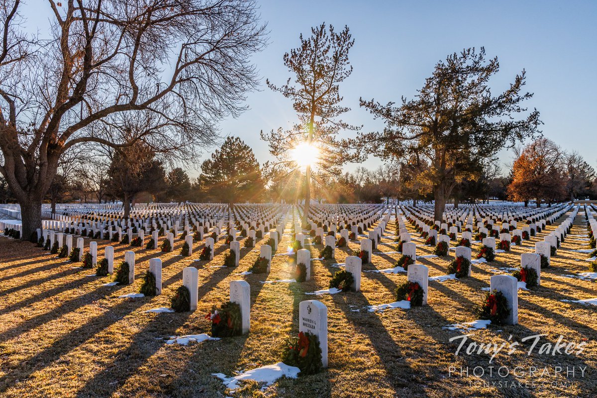 TonysTakes's tweet photo. In the shadows of heroes for the holidays. I paid my respects to my dad and several thousand other heroes at @VANatCemeteries Fort Logan National Cemetery. It is hard but also therapeutic. Miss you, Pa!
#holidays #Christmas #veterans #military #cemetery #FortLogan #MissMyDad https://t.co/2GovKQgGgi