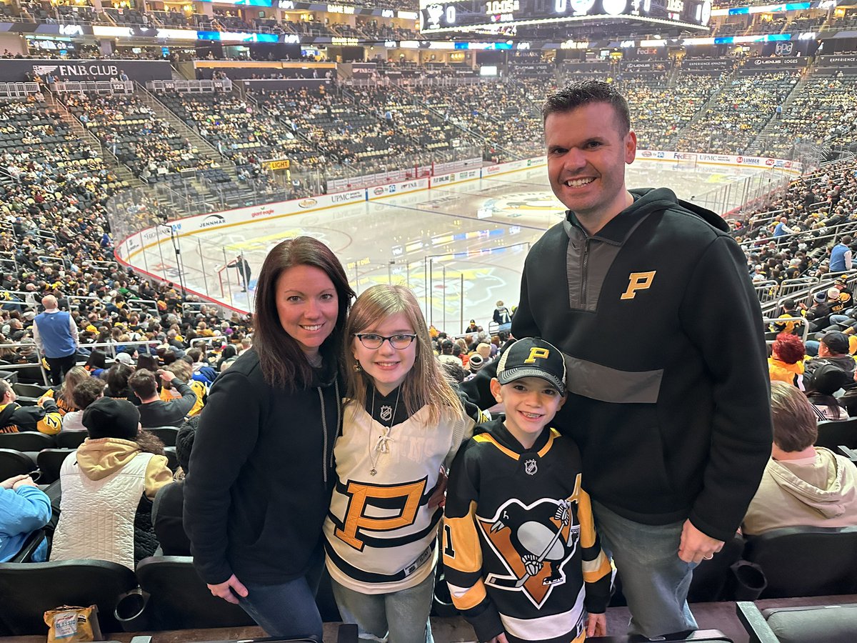 Closing out 2023 with “a hockey night in Pittsburgh!”