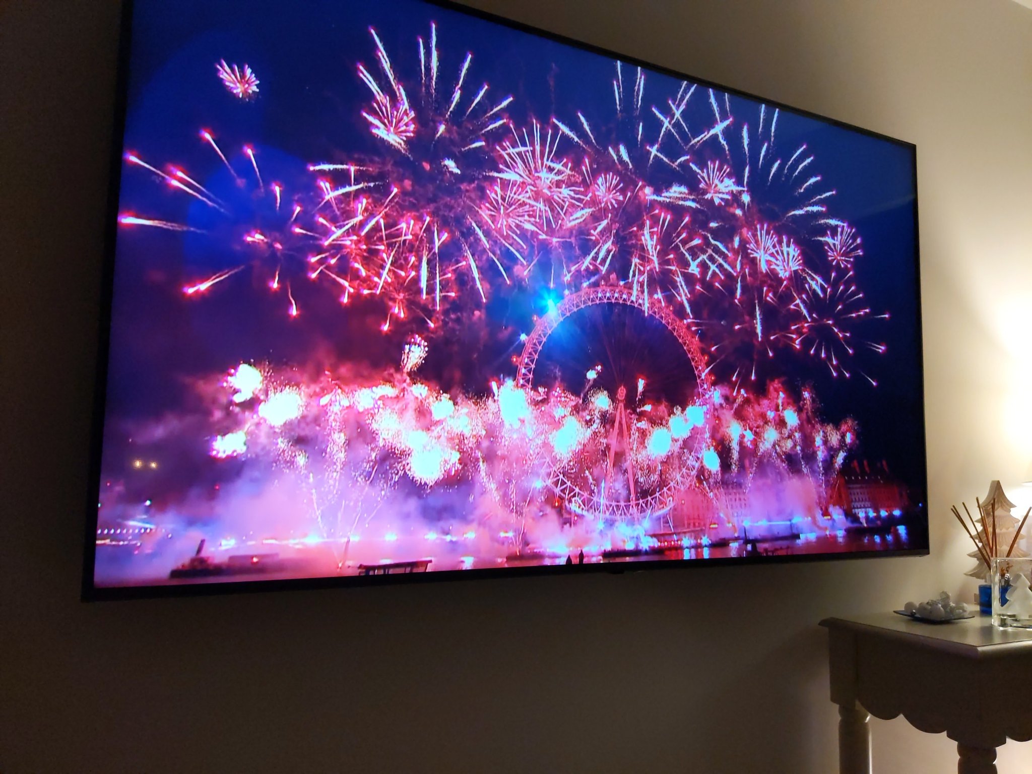 I tested an Ambilight OLED TV and it made me feel like a kid at Christmas