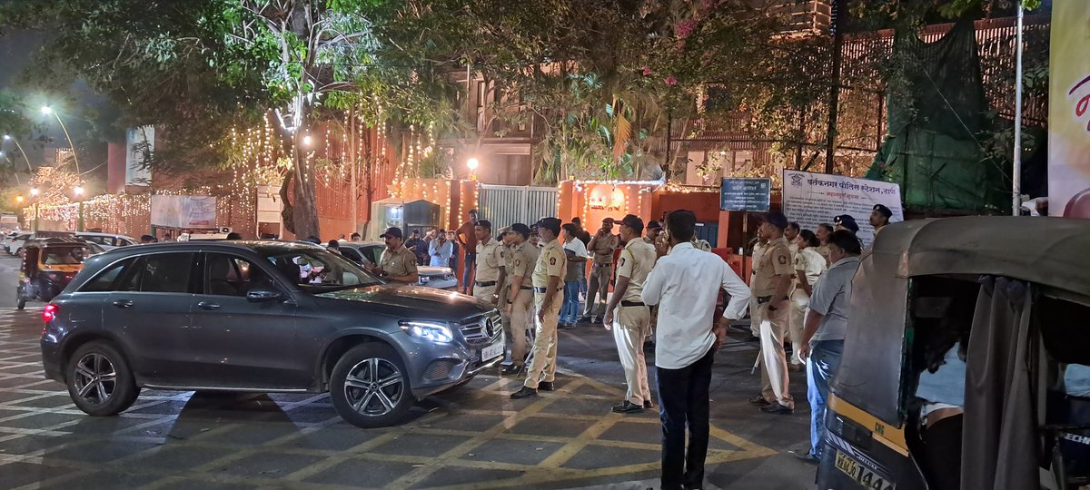 NishantBangera1's tweet photo. Would like to thank @ThaneCityPolice and @MahaForest for the strict vigilance at #Yeoor gate on 31st. Yeoor was quieter yest. Shows that if we have the will, we can save our green. Thousands of cars were stopped which otherwise would have been inside the forest. Let's keep it up https://t.co/GfqhaI8RGa