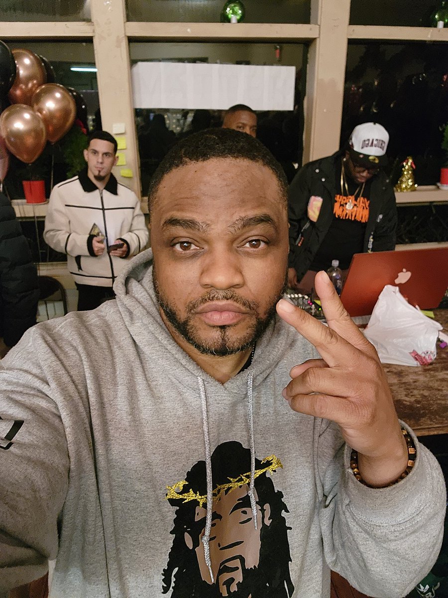 TruSoldier410's tweet photo. It is truly lit here in Jersey!! Happy Blessed New Year everyone ππ½ππβ€οΈππΎπ₯
#WestOrange #NJ #NewYears2024 #NewJersey #concert #HaSHEM #DOAMG https://t.co/chGVXqgzzv