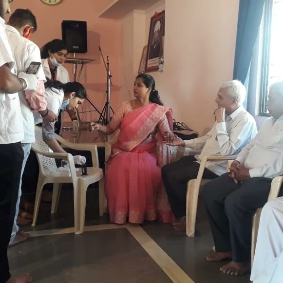 KlesRlsi's tweet photo. "Empowering health through Hemoglobin awareness and testing at Lingayat Sangatane, Belagavi, in collaboration with the Department of Biotechnology, R.L. Science Institute. 🩸💪 #CommunityHealth #BiotechInnovation" https://t.co/JvCAqG1XI8