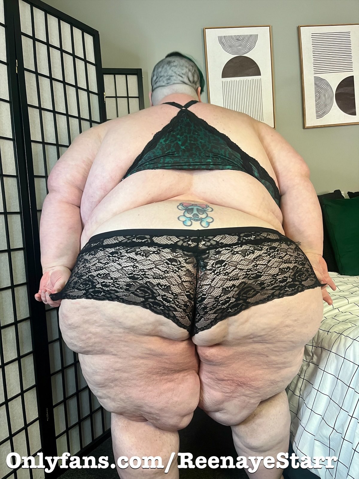 2 pic. Happy New Years! May 2024 bring you abundance in all measures. Check out my recent updates and see why I’m in the top 5% at https://t.co/zDiEnE8zd7 #ssbbw https://t.co/0rJ1nMnyzd