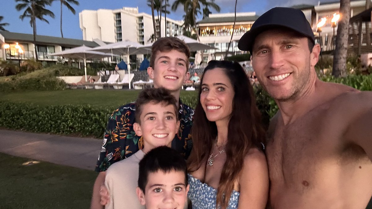 OcLydia's tweet image. Happy new year and aloha!!