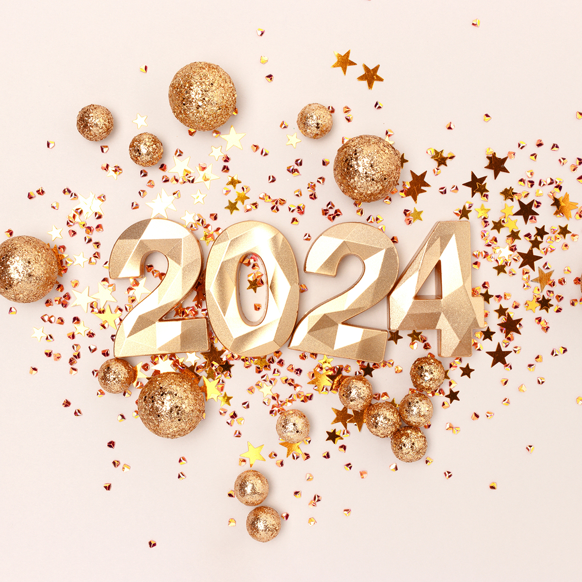 HBNGholborn's tweet photo. Wishing every day of the new year to be filled with success, happiness, and prosperity for you. https://t.co/mkuEwi2q1L
