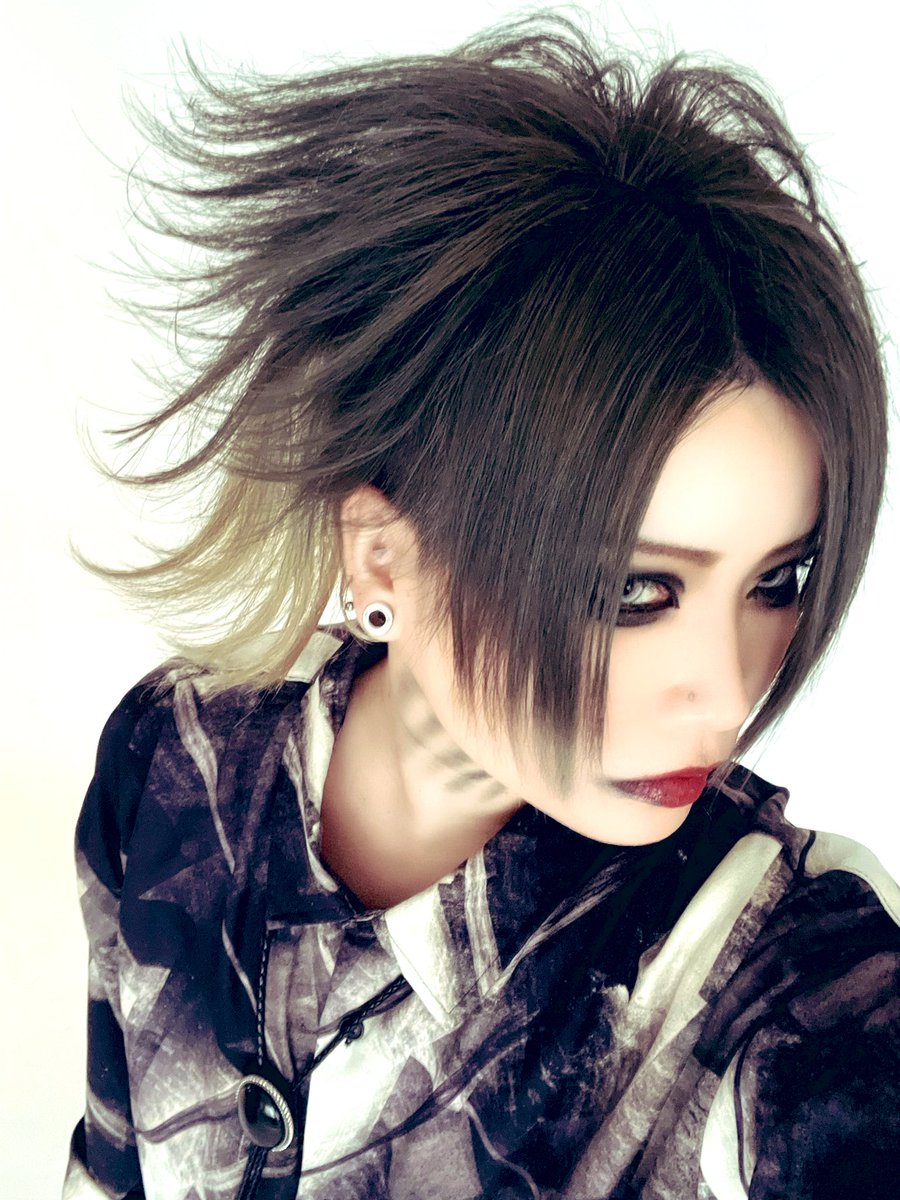 hyuga_vocal's tweet photo. 明けましておめでとうございます
今年も宜しくお願いしますね🫵 https://t.co/eIgBuDlxbR