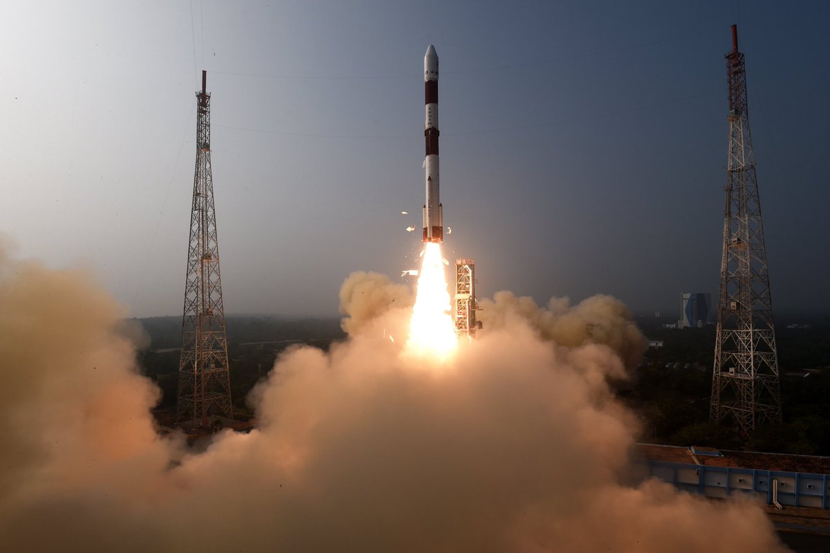AskAnshul's tweet photo. Today, on the 1st day of 2024, ISRO successfully launched X-ray Polarimeter Satellite (XPoSat) to study "black holes".

XPoSat is India's first dedicated polarimetry mission to study various dynamics of bright astronomical X-ray sources in extreme conditions. https://t.co/59Asi5QA6p