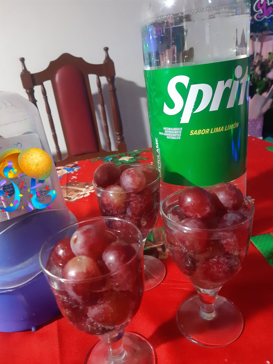 83_lizbeth's tweet photo. #HappyNewYear2024 
#FelizAnoNuevo 
A cada uno de uds en donde esten les deseo un
Feliz Año lleno de salud y éxitos luchemos por lograr esos objetivos🥂🍇👏🕺🍾😅🤗🎉💃🎊un abrazo 🤗😅🥂
Feliz 2024!!😅🥂🎊🍇👏🎉🍾🕺 https://t.co/CxulgKILon