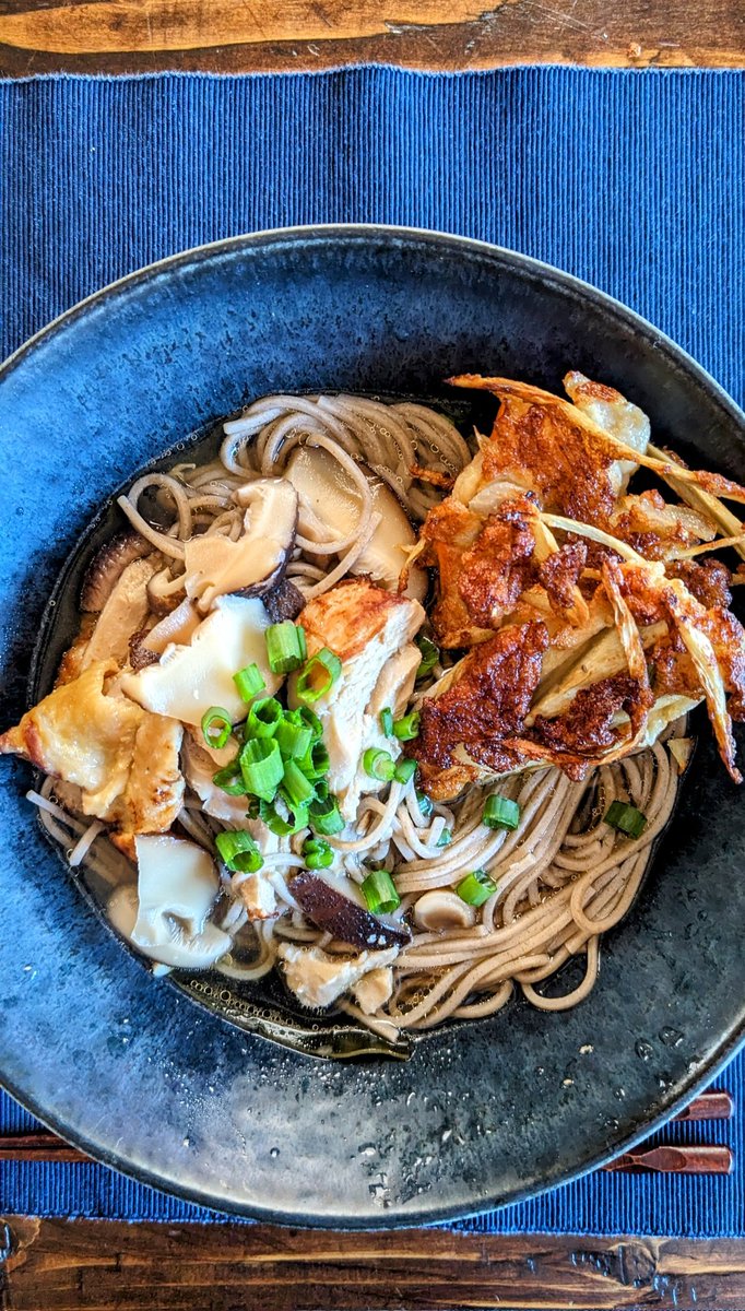 AGDICE1's tweet photo. Thank you, 2023! 

おでんに年越し蕎麦に肉祭り。和洋折衷の大晦日。2023年も良い年でした。

最近、パズル好きの息子を見て、自分も幼い時にパズルが好きだったことを思い出しました。夕食後にちょこちょこしていますが、まだまだ終わらなそうです。

皆さん良いお年を。 https://t.co/w9q619UlMv