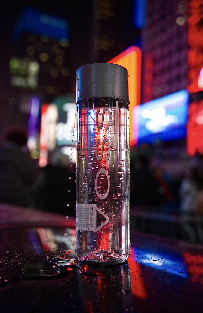 Voss Water tweet media