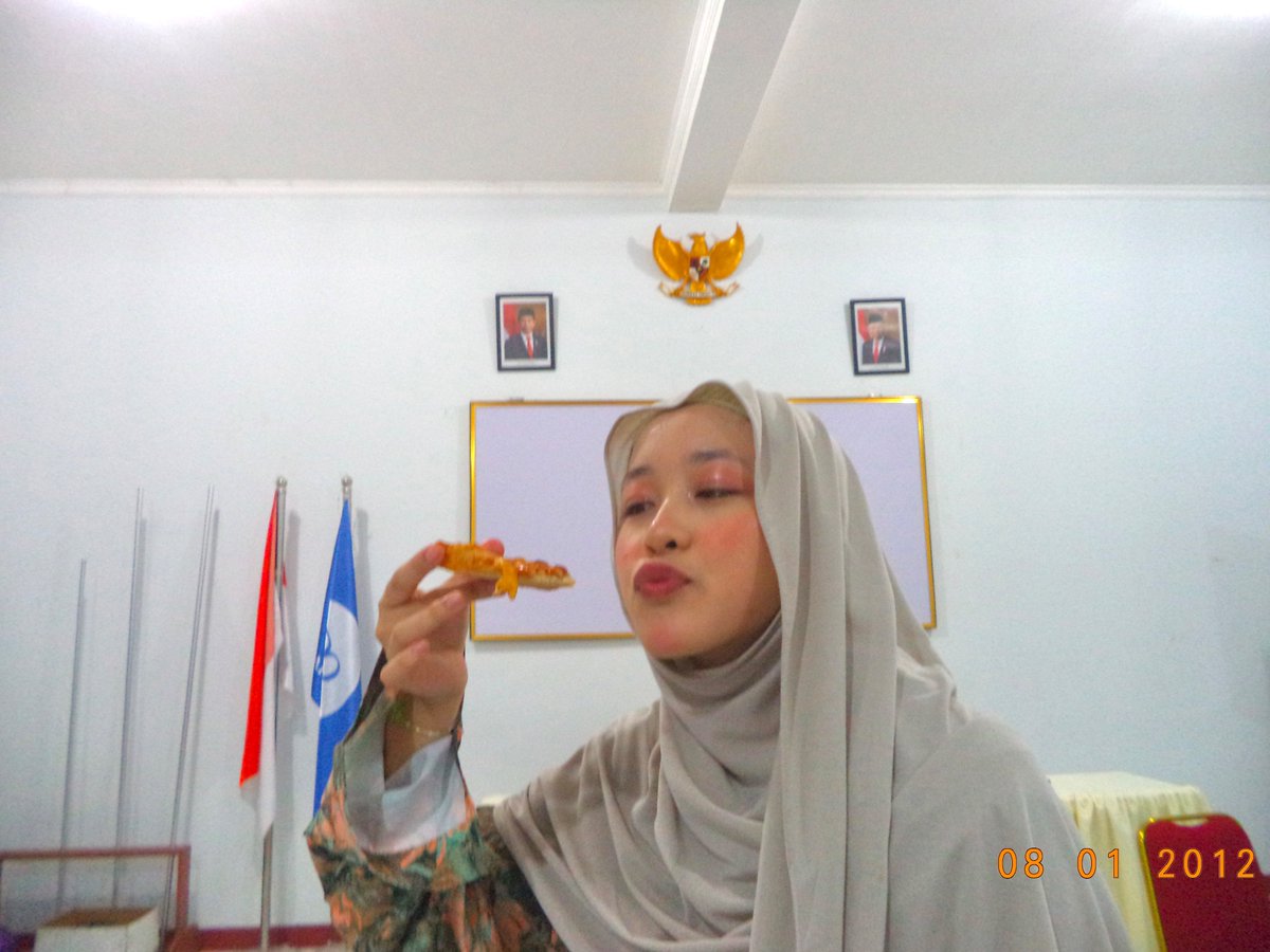 martinyogan's tweet photo. 👧🏼:”sayang  fotoin  aku  dong!”
 👦🏼: “sabar  dong  yang,  aku  lagi  foto  dlu”
#ZRSD #ZeroseSelcaDay #ZEROBASEONE #Gyuvin @ZB1_official https://t.co/EDy29wx63y