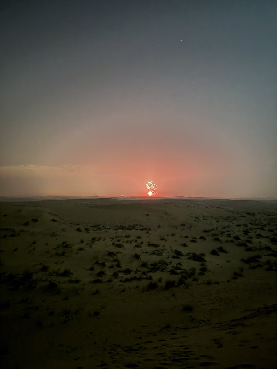 Emixamaxim's tweet image. When you go on the desert but accidentally land on Tatooine….
#StarWars #Desert #dubai #NewYear #tatooine