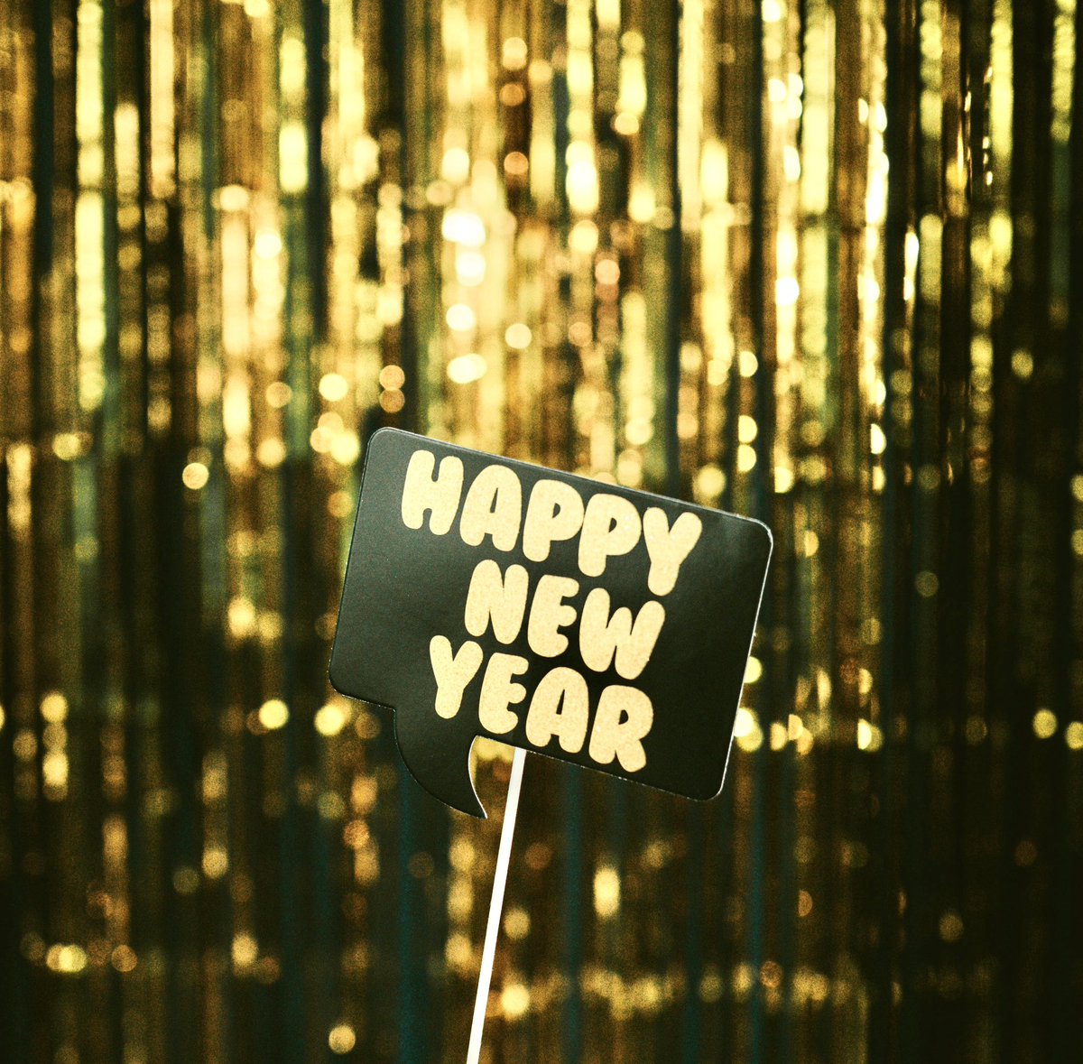 NewportThisWeek's tweet photo. Happy New Year from all of us to all of you!
#NewportThisWeek
#HappyNewYear https://t.co/7JlMMC2iih