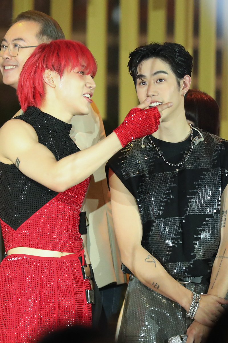 Bammielover97's tweet photo. ขอเชิญมยมบ.ฟื้นมาสมองไหลใจฟูกันต่อ ระวังลื่นกันด้วยนะจ๊ะเธอ🤭😉💜❤️ #MarkBam #MTBB https://t.co/W3TVx7ylsf