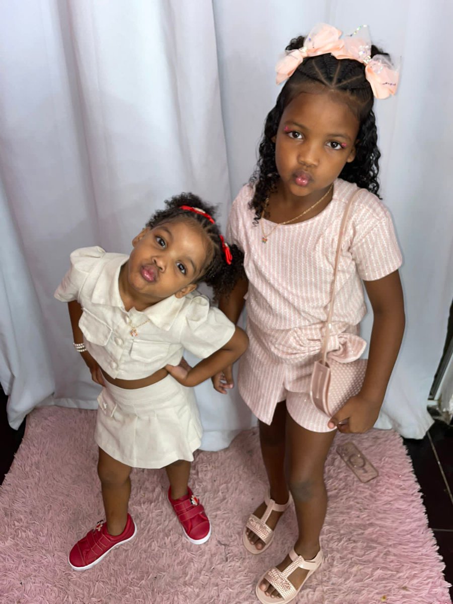 eularyrs's tweet photo. Feliz ano novo!! 🥰💖🎀💫 https://t.co/8418YZffpw