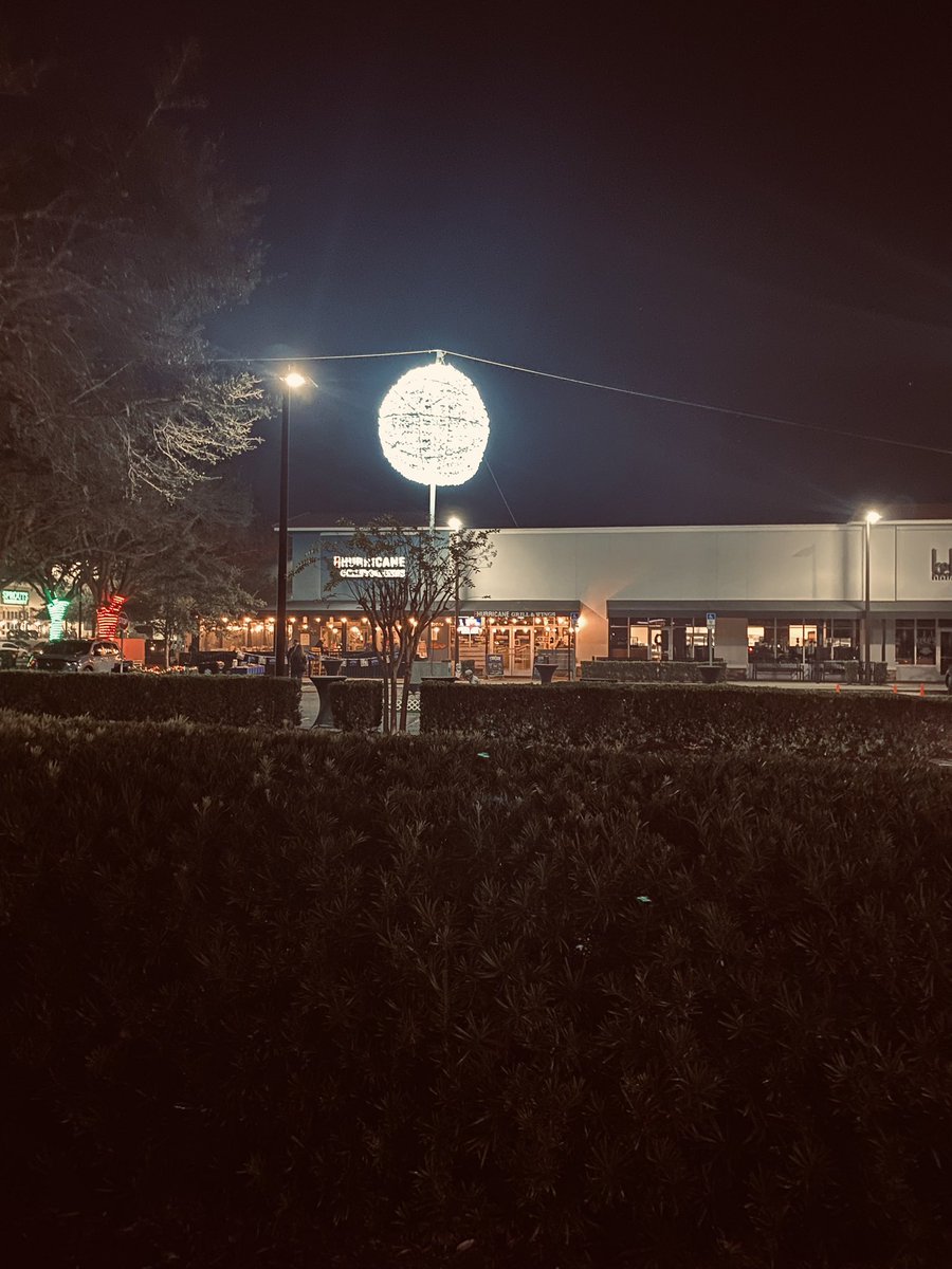ApopkaRobotics's tweet photo. 4 hours till the ball drops.   Come out and see what our own AHS Engineering students have designed, built and created for our partnership with the City of Apopka, Mayor Bryan Nelson, &amp;!Apopka Rotary Club and many others. The ball has over 11,000 LEDs, weighing less than 200 lbs https://t.co/yHNrz5fJxk