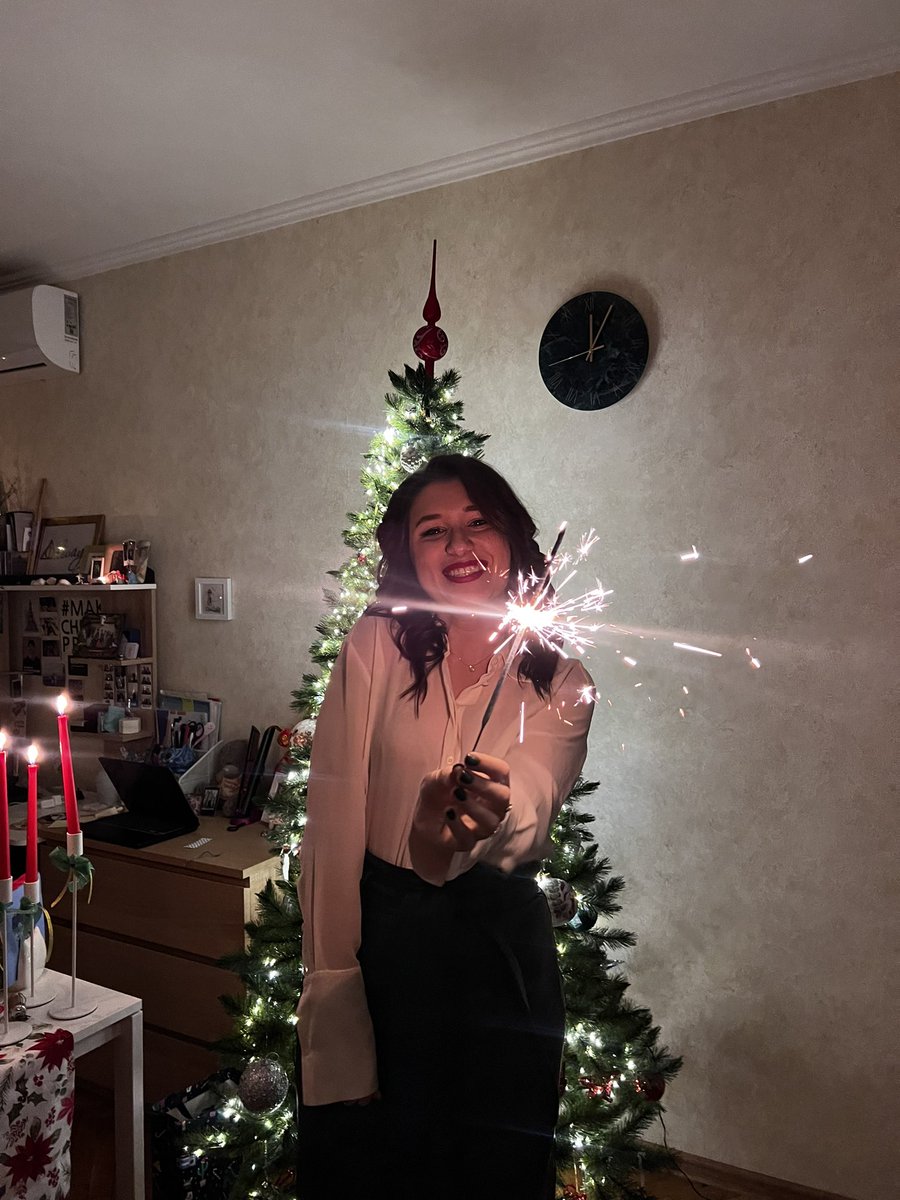_marialp's tweet photo. с новыми мечтами в новый 2024й ✨ https://t.co/FIROck60WL