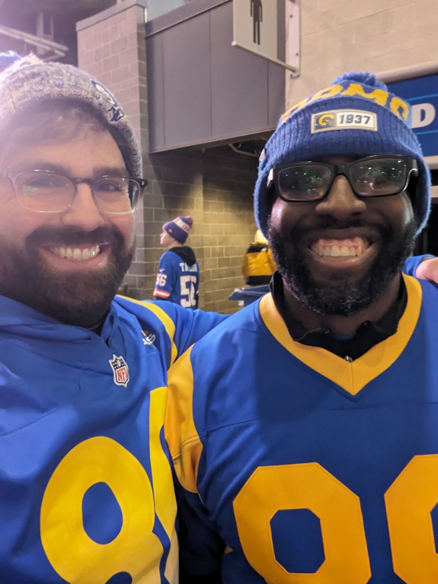 brucethemoose14's tweet photo. Wasn't pretty but it was a win for @RamsNFL and they're in the playoffs! I won 3 of my fantasy football league thanks to @AsapPuka and Kyren! Then to top it off finally met fellow @RamsBrothers fan, @BruceWindu87! Happy New Year everyone #RamsHouse https://t.co/GU5XstDfHf
