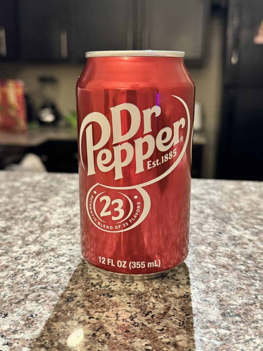 Samuel_TBaker's tweet photo. Capping off 2023 with an ice cold one #truelove https://t.co/LNHeLTpQKS