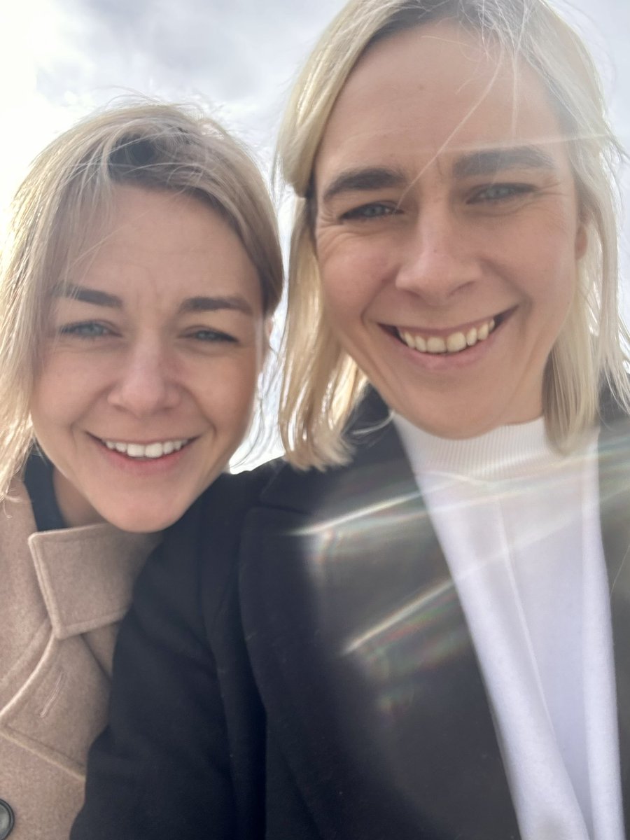 One of my favourite tonics. Spending time with someone who knows you inside out. Love her to pieces. Let 2024 include more time with people that mean the world. Happy New Year!