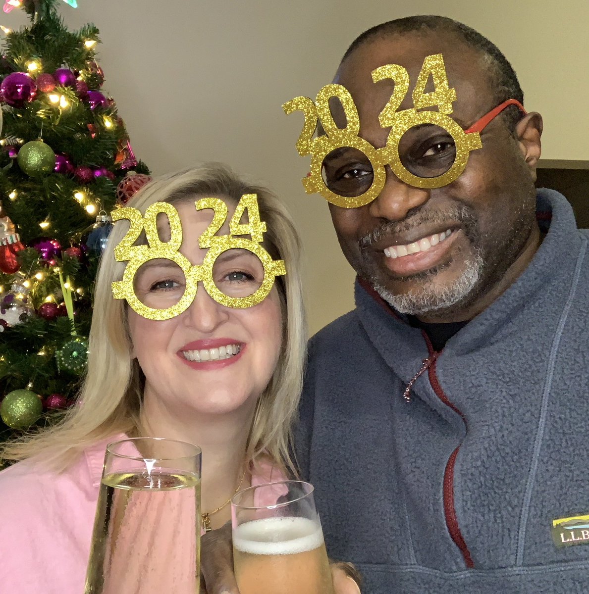 Happy New Year! May 2024 be filled with health, happiness, and prosperity, and may God’s blessings be upon you. ❤️🎉❤️