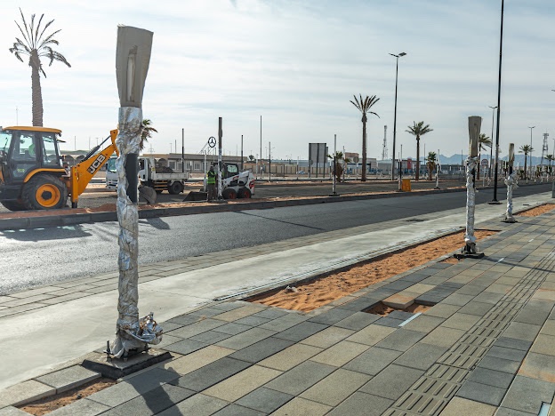 #حائل_الأجمل | 📸 

آليات تعمل بشكل مستمر 🚜
يستمر ⁩العمل على مشروع تطوير وتأهيل ⁩طريق الملك عبدالعزيز أهم المحاور الرابطة والشريان الرئيسي الناقل في مدينة حائل من خلال تصاميم حضرية مستدامة، تسهم في تحسين هذا الشريان المهم 🛣️

#أمانة_منطقة_حائل