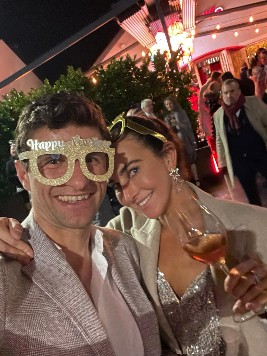 esmuellert_'s tweet photo. Happy new year to everybody 🎆 https://t.co/eo9JyGlnXA
