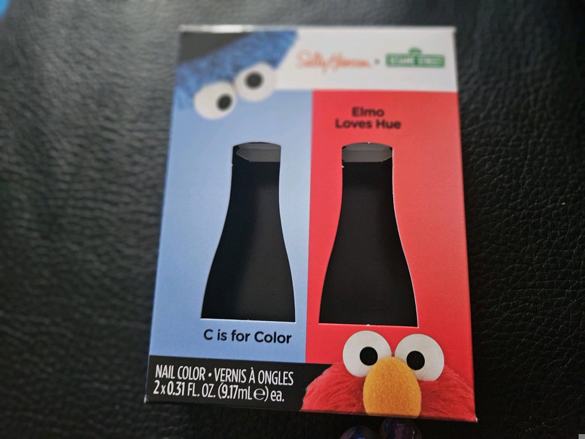 CouplesWatching's tweet photo. @SallyHansen I need to clean my edges but layering #sesamestreet has been #brilliant. Start with #cookiemonster then #elmo &amp; top #berternie need to clean my edges but #HappyNewYear #5minutemanicure Zeydor Accesories https://t.co/xu8j8Q4YTx