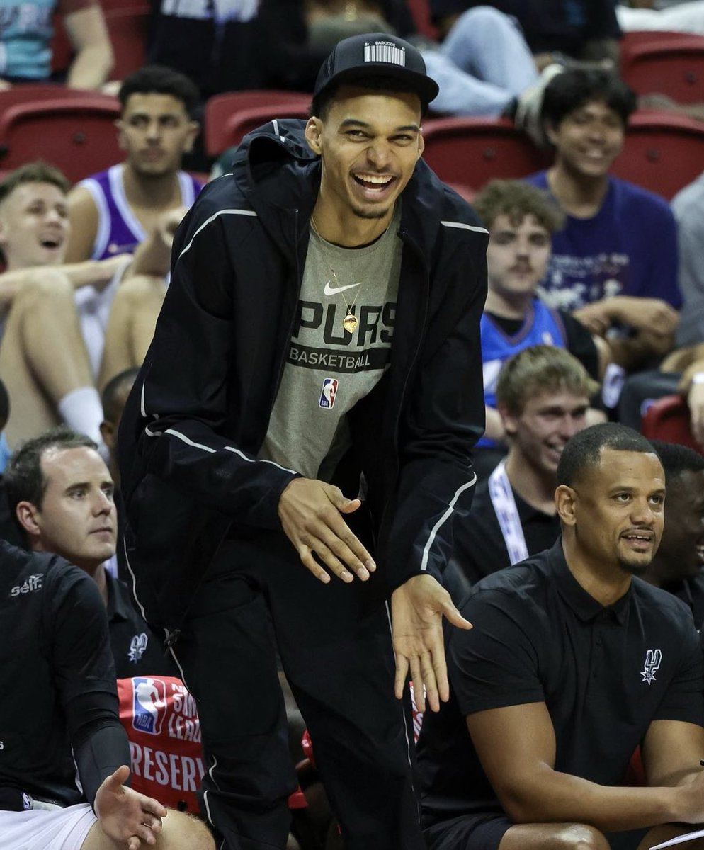 2023 was one of the best years of my life. 2024 can’t wait for what’s in store!

#HappyNewYear  #HoopAndLive