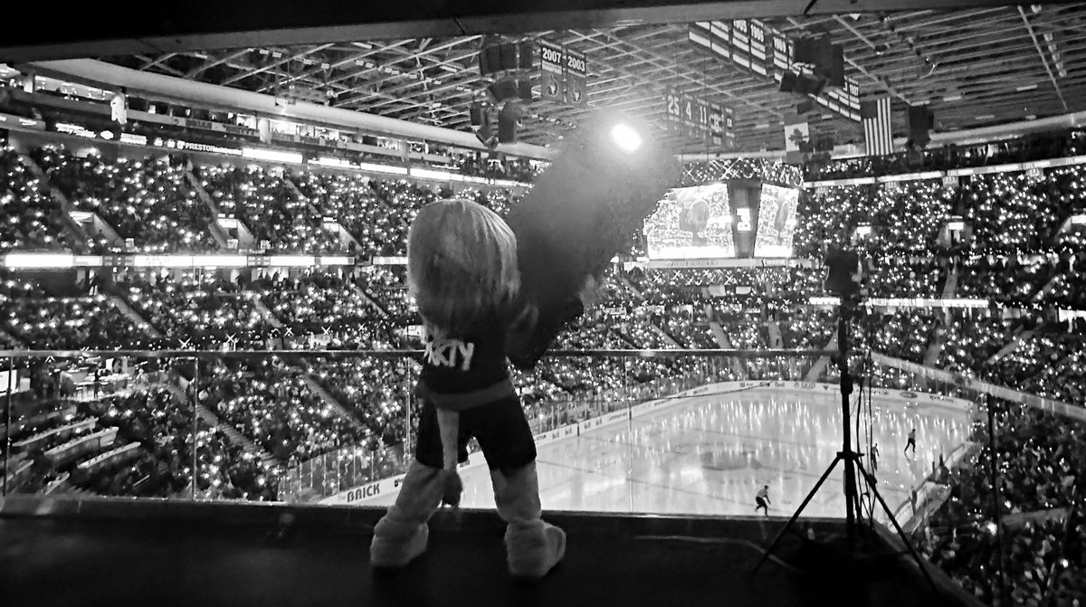 Happy New Year, #Sens Army. Can’t wait to do 2024 with you all 🖤❤️ #GoSensGo