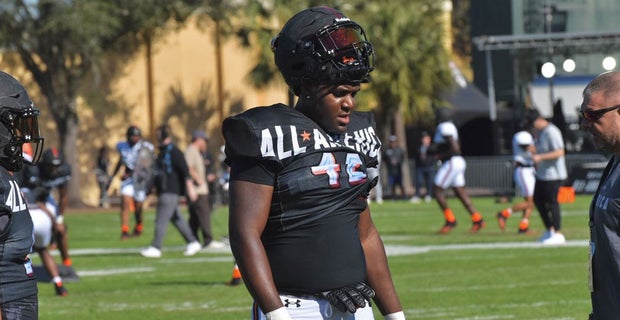 Santa Ana (Calif.) Mater Dei DL and #Oregon signee Aydin Breland has flashed his enormous potential at the @UANextFootball practices in Orlando this week 247sports.com/Article/oregon…