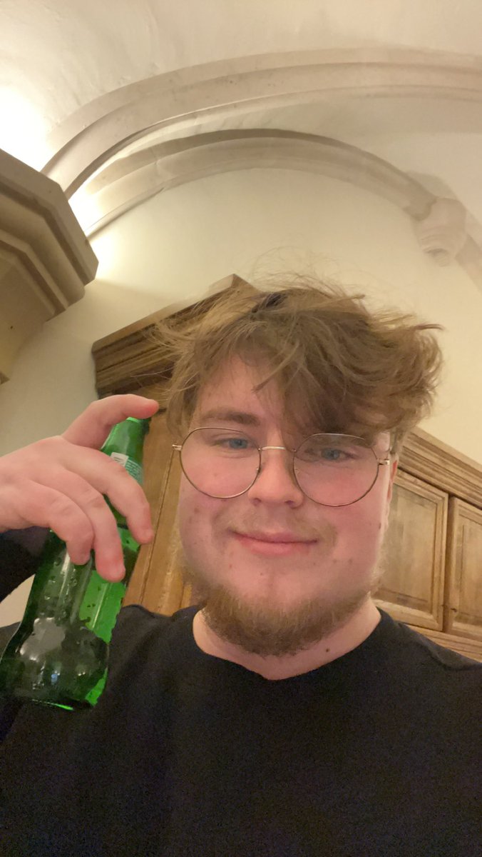 𝐏𝐢𝐤𝐞 tweet media