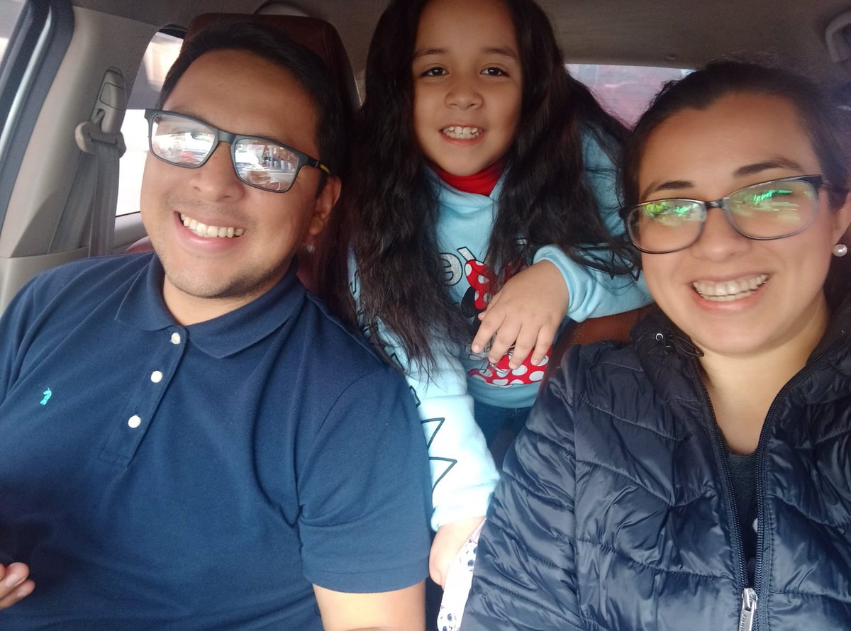 R4ulFelipe's tweet photo. Comparto esta foto, mi familia mi todo. Siempre hay que motivarse. En ellas encuentro la necesidad y motivación para mirar el futuro con optimismo. Y dale U por siempre. Luchando como mi sangre e identidad nos describe. https://t.co/jQ0NlULs0E