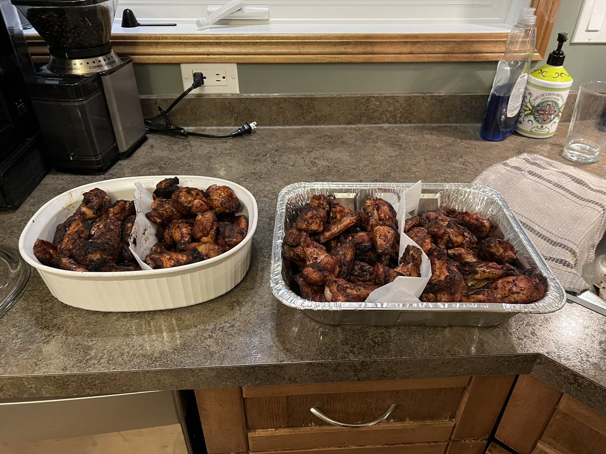 8Rapper's tweet photo. @bradkozo @Prairie_smoke @jdkirky27 @Lindsay76318970 Finished @bradkozo maybe Stewart will leave you some https://t.co/8y0P2X1biq